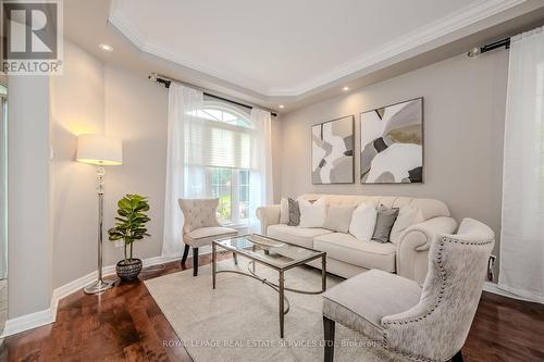 2366 Valleyridge Drive, Oakville, ON - Indoor Photo Showing Living Room