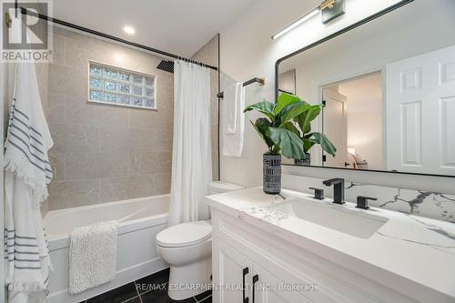 3150 Bentworth Drive, Burlington, ON - Indoor Photo Showing Bathroom