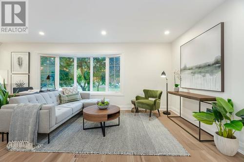 3150 Bentworth Drive, Burlington, ON - Indoor Photo Showing Living Room