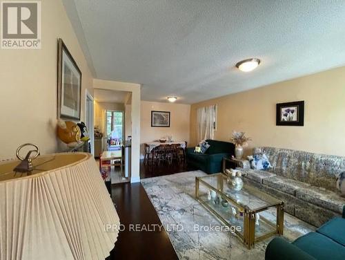 469 Third Line, Oakville, ON - Indoor Photo Showing Living Room