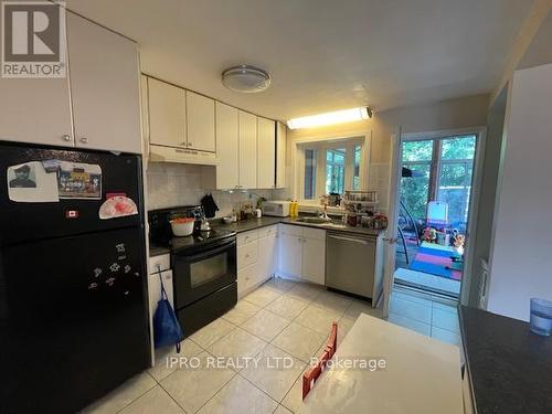 469 Third Line, Oakville, ON - Indoor Photo Showing Kitchen With Double Sink