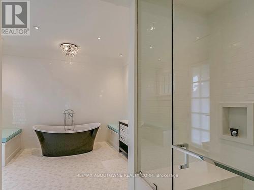 27 Park Avenue, Oakville, ON - Indoor Photo Showing Bathroom