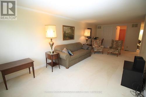 51 - 194 Cedar Beach Road, Brock (Beaverton), ON - Indoor Photo Showing Living Room