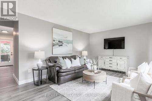 3880 Highway 35, Kawartha Lakes, ON - Indoor Photo Showing Living Room