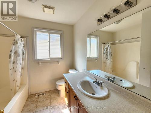 369 Wake Robin Crescent, Kitchener, ON - Indoor Photo Showing Bathroom