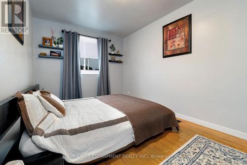 43 Adorn Court, Hamilton, ON - Indoor Photo Showing Bedroom