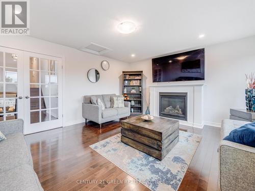 172 Melran Drive, Cambridge, ON - Indoor Photo Showing Living Room With Fireplace