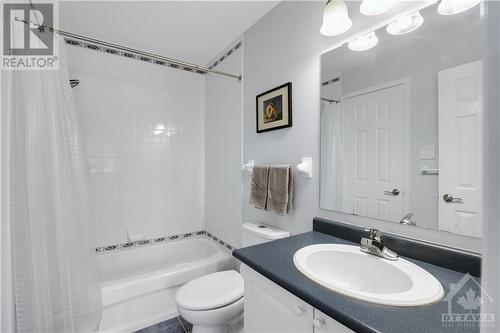 31 Yorkville Street, Ottawa, ON - Indoor Photo Showing Bathroom