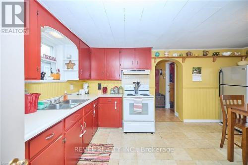 258 Mitchell Street, Port Colborne, ON - Indoor Photo Showing Kitchen With Double Sink