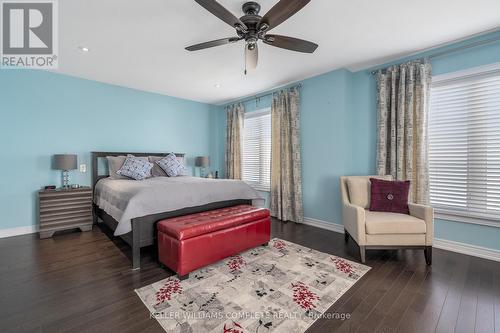 28 Pierre Trudeau Lane, Grimsby, ON - Indoor Photo Showing Bedroom