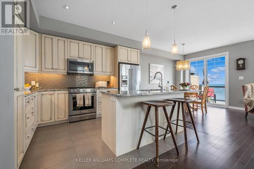 28 Pierre Trudeau Lane, Grimsby, ON - Indoor Photo Showing Kitchen With Upgraded Kitchen