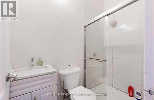 544 Dundas Street E, London, ON - Indoor Photo Showing Bathroom