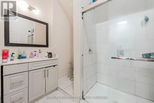 544 Dundas Street E, London, ON - Indoor Photo Showing Bathroom