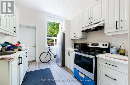 544 Dundas Street E, London, ON - Indoor Photo Showing Kitchen