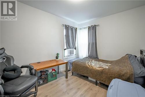 1 Plymouth Avenue, St. Catharines, ON - Indoor Photo Showing Bedroom