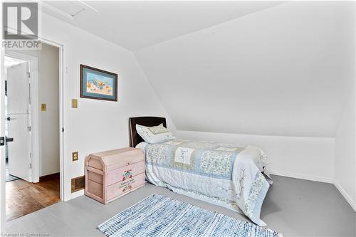 232 West 19Th Street, Hamilton, ON - Indoor Photo Showing Bedroom