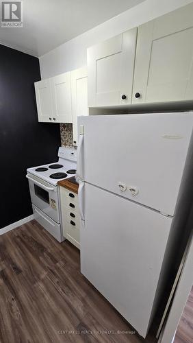 110 - 177 Linus Road, Toronto, ON - Indoor Photo Showing Kitchen