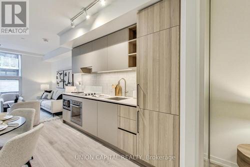 611 - 55 Mercer Street, Toronto, ON - Indoor Photo Showing Kitchen With Upgraded Kitchen