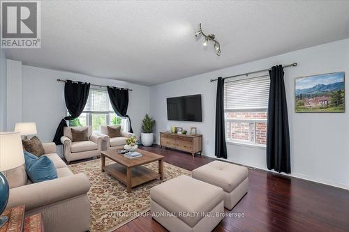 1181 Andrade Lane, Innisfil, ON - Indoor Photo Showing Living Room