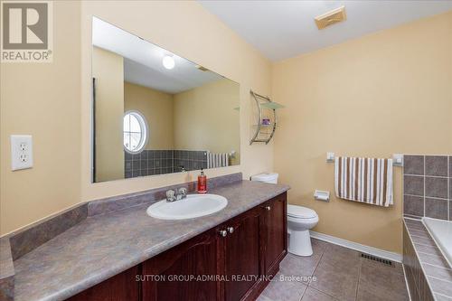 1181 Andrade Lane, Innisfil, ON - Indoor Photo Showing Bathroom