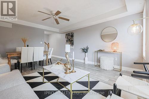 21 - 50 Hillcrest Avenue, Brampton, ON - Indoor Photo Showing Living Room