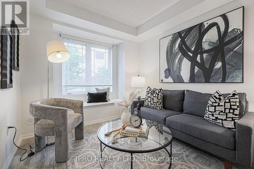 21 - 50 Hillcrest Avenue, Brampton, ON - Indoor Photo Showing Living Room