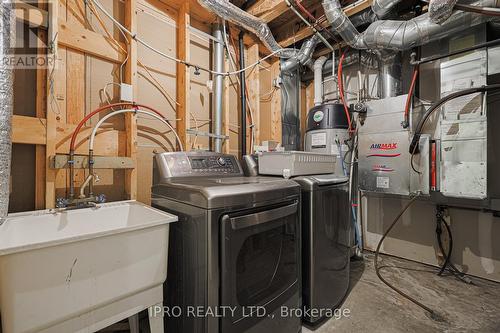 21 - 50 Hillcrest Avenue, Brampton, ON - Indoor Photo Showing Laundry Room