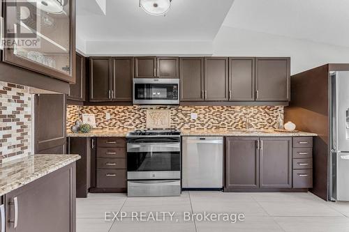 7287 Aldercrest Drive, Mississauga, ON - Indoor Photo Showing Kitchen With Upgraded Kitchen