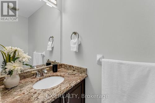 7287 Aldercrest Drive, Mississauga, ON - Indoor Photo Showing Bathroom