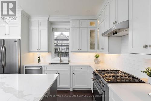 2457 Clayborne Place, Oakville, ON - Indoor Photo Showing Kitchen With Stainless Steel Kitchen With Upgraded Kitchen