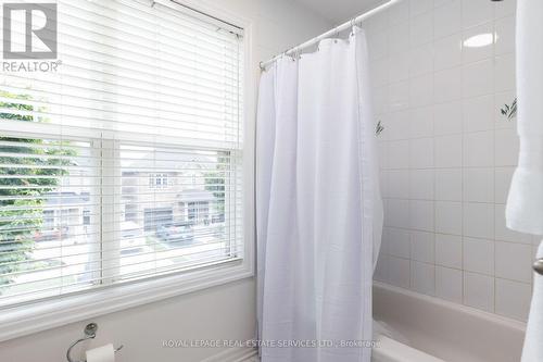 2457 Clayborne Place, Oakville, ON - Indoor Photo Showing Bathroom