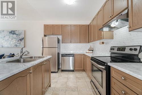 10 Frank Lane, Caledon, ON - Indoor Photo Showing Kitchen With Stainless Steel Kitchen With Double Sink