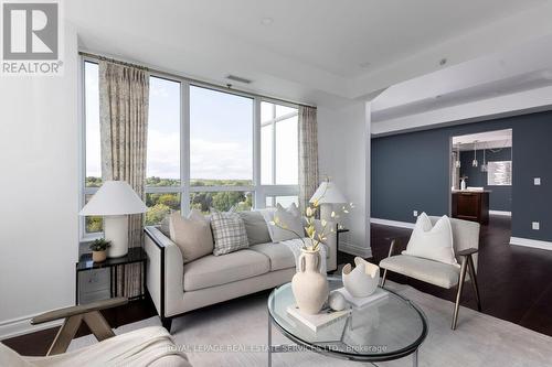 815 - 3500 Lakeshore Road W, Oakville, ON - Indoor Photo Showing Living Room