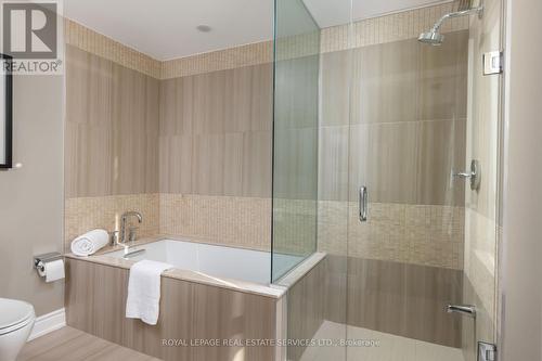 815 - 3500 Lakeshore Road W, Oakville, ON - Indoor Photo Showing Bathroom