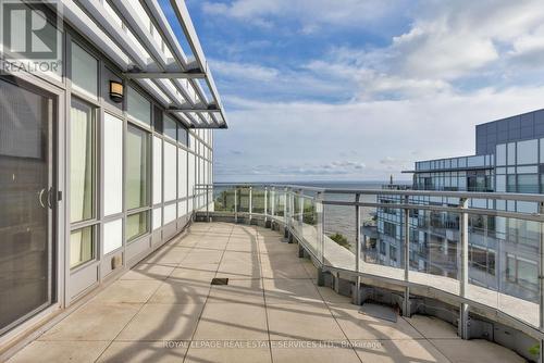 815 - 3500 Lakeshore Road W, Oakville, ON - Outdoor With Balcony With Exterior