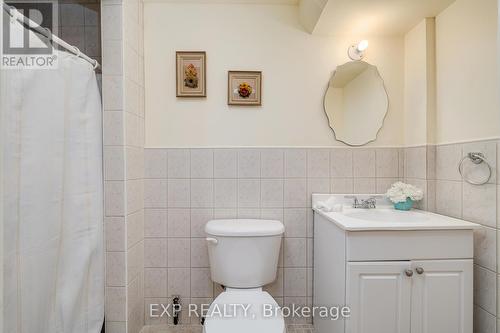 1964 Aldermead Road, Mississauga, ON - Indoor Photo Showing Bathroom