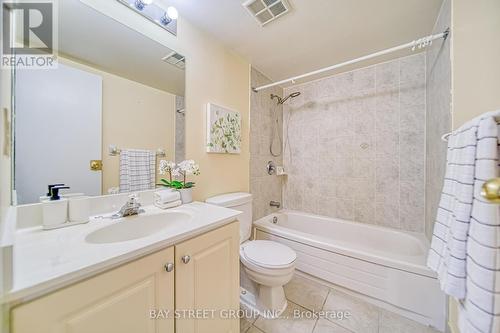 902 - 300 Webb Drive, Mississauga, ON - Indoor Photo Showing Bathroom