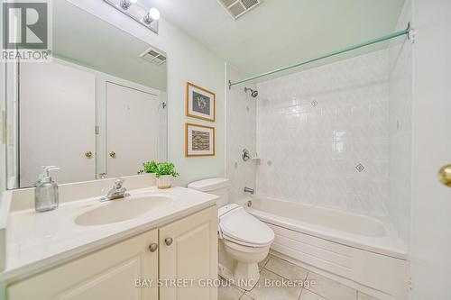 902 - 300 Webb Drive, Mississauga, ON - Indoor Photo Showing Bathroom