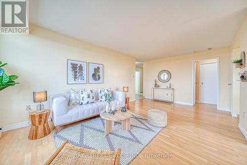 902 - 300 Webb Drive, Mississauga, ON - Indoor Photo Showing Living Room