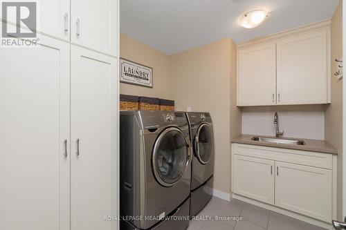 2057 Snow Crescent, Mississauga, ON - Indoor Photo Showing Laundry Room