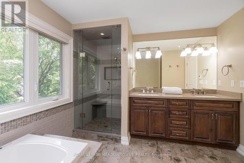 2057 Snow Crescent, Mississauga, ON - Indoor Photo Showing Bathroom