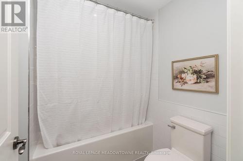 2057 Snow Crescent, Mississauga, ON - Indoor Photo Showing Bathroom