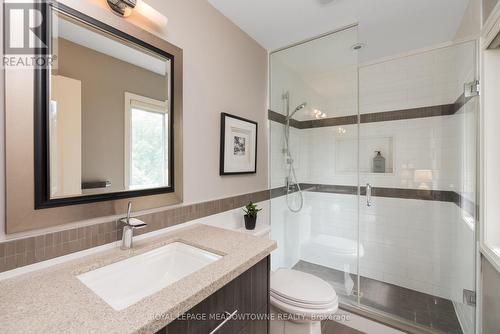 2057 Snow Crescent, Mississauga, ON - Indoor Photo Showing Bathroom