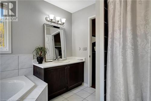 104 Drinkwater Drive, Cambridge, ON - Indoor Photo Showing Bathroom