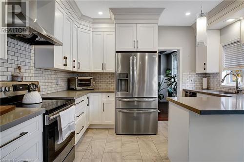 104 Drinkwater Drive, Cambridge, ON - Indoor Photo Showing Kitchen With Stainless Steel Kitchen With Upgraded Kitchen