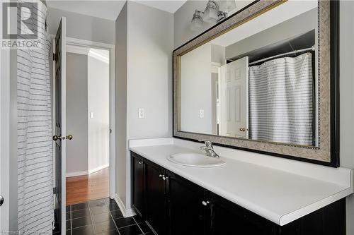 104 Drinkwater Drive, Cambridge, ON - Indoor Photo Showing Bathroom