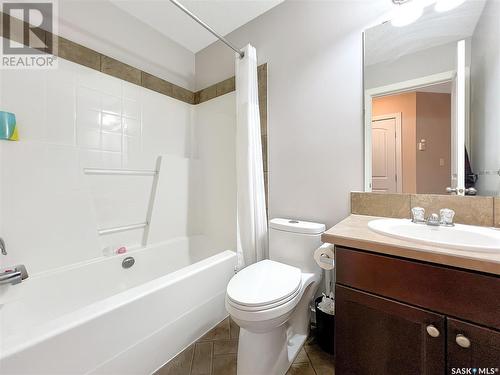 30 207 Mccallum Way, Saskatoon, SK - Indoor Photo Showing Bathroom