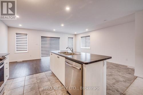 11 Shedrow Place, Kitchener, ON - Indoor Photo Showing Kitchen With Double Sink