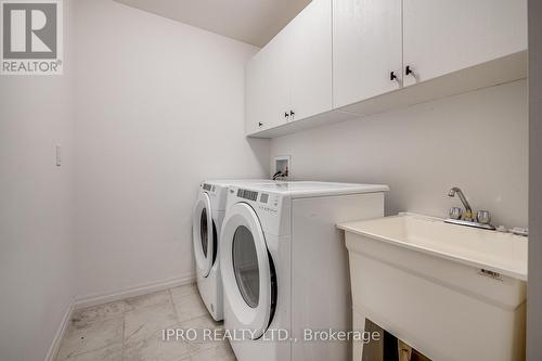 11 Shedrow Place, Kitchener, ON - Indoor Photo Showing Laundry Room