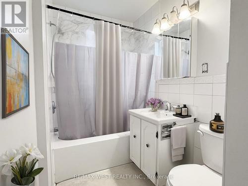 23 Hillendale Avenue, Kingston, ON - Indoor Photo Showing Bathroom